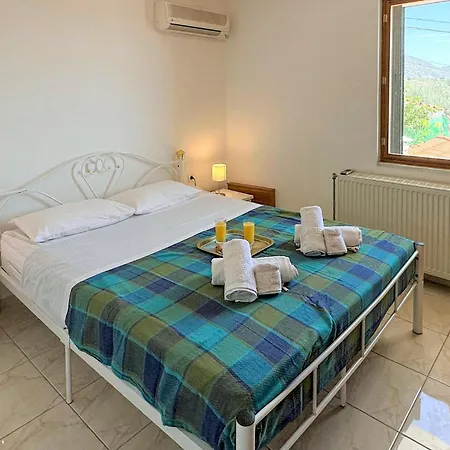 In Korfos, Korinthos *