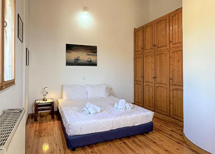 In Korfos, Korinthos *