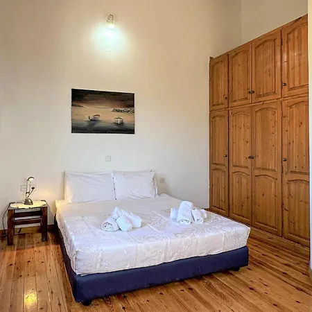 In Korfos, Korinthos *