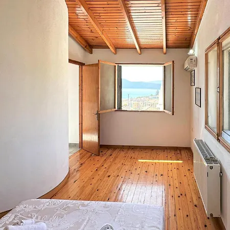 In Korfos, Korinthos * Kórfos