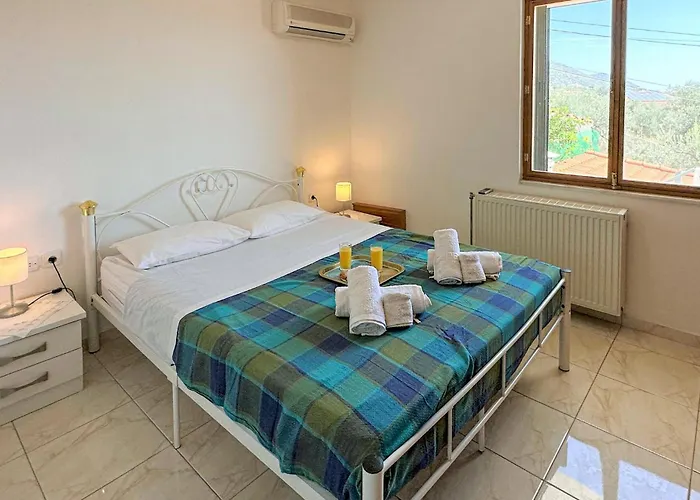 In Korfos, Korinthos *