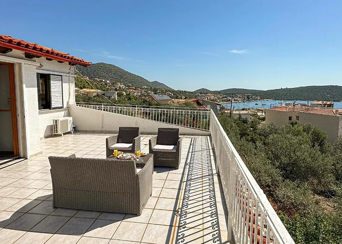 In Korfos, Korinthos Kórfos